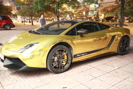 Mất bao nhiêu công mạ vàng siêu xe Lamborghini sao Arsenal bất ngờ gọi thợ  đến thay đổi hình dạng
