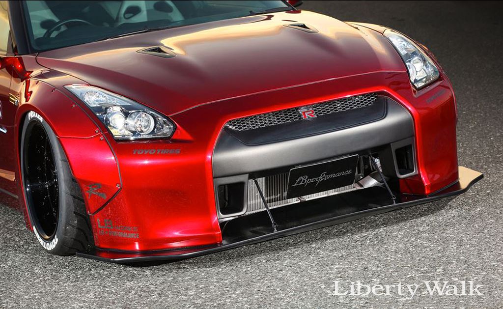 Dos superdeportivos superdeportivos Nissan GT-R con kit de carrocería Liberty Walk - Sieuxevietnam